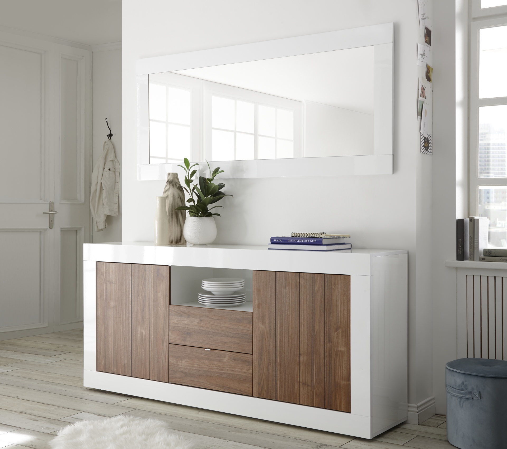 Dressoir kast hoogglans wit noten Aktie wonen.nl