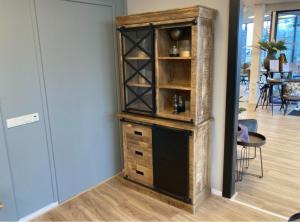 images/productimages/small/buffetkast-mangohout-120cm-02.jpg