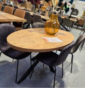 images/productimages/small/ovale-tafel-hpl-mangohout.jpg