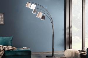 images/productimages/small/staande-lamp-205cm-met-diverse-gekleurde-lampenkappen-2.jpg