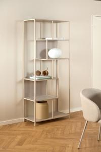 images/productimages/small/wandkast-vakkenkast-beigegrijs-1.jpg