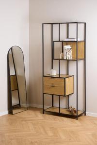 images/productimages/small/wandkast-vakkenkast-met-laden-eiken-kleur-1.jpg