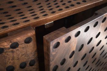 detail van illusion sideboard bruin
