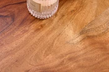 Detail blad salontafel goud acacia 73 cm