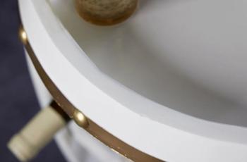 Wijnvatbar wit met gouden accenten