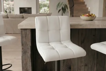 moderne witte barkruk met zwart onderstel