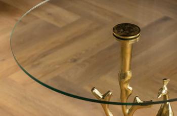 Ronde bijzettafel goud met pauwen beelden