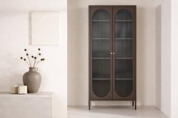 hoge vitrinekast bruin metaal 180 cm