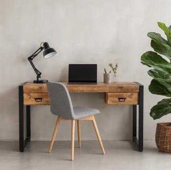 mango bureau met laden