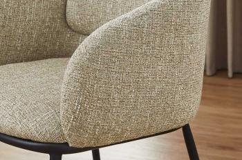 Eetkamerstoel beige structuurstof met armleuningen