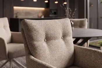 Beige draaibare eetkamerstoel met beige metalen poten