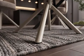 Beige draaibare eetkamerstoel met beige metalen poten