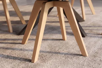 draaibare etkamerstoel greige houten poten