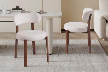 Eetkamerstoel beige met walnoot poten