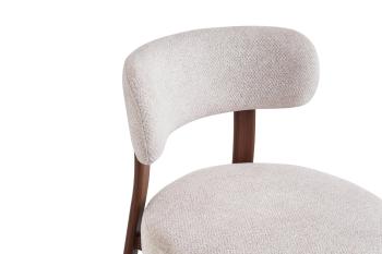 Eetkamerstoel beige met walnoot poten