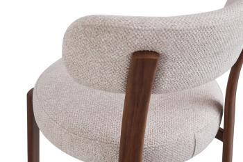 Eetkamerstoel beige met walnoot poten