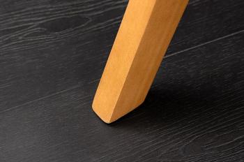 Eetkamerstoel roestbruin bekleding houten poten draaibaar