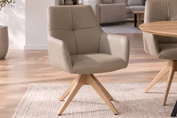 draaibare eetkamerstoel taupe leder met houten poten