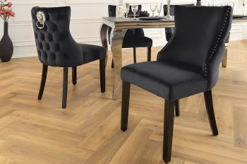 Deluxe stoel zwart fluweel met leeuwenkop zwarte poten