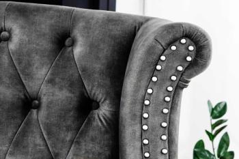 Oor fauteuil grijs fluweel chesterfield look
