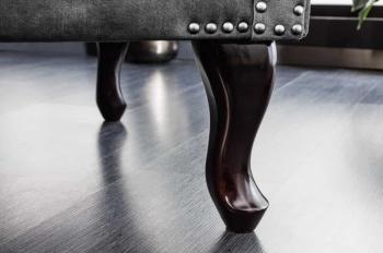 Oor fauteuil grijs fluweel chesterfield look