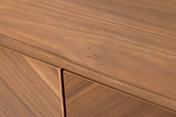 Dressoir walnootbruin zwart onderstel 180 cm