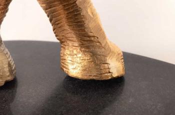 Hoge bijzettafel goud olifant 77 cm