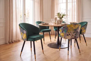 stoel groen velvet met bloemen patronen