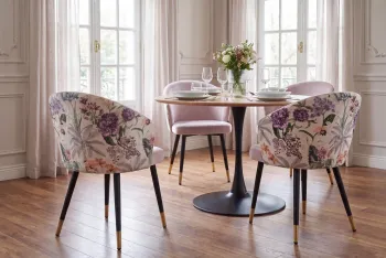 Stoel lila met bloemen prints