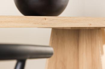 Ovale eettafel eiken met kruiskolompoten 230 cm