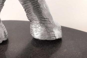 Hoge bijzettafel zilver olifant 77 cm