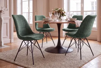 Scandinavische stoel groen zwarte poten