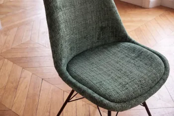 Scandinavische stoel groen zwarte poten