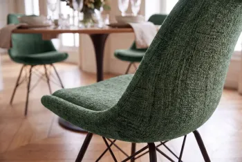 Scandinavische stoel groen zwarte poten