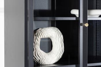 hoge display vitrinekast zwart metaal 190 cm